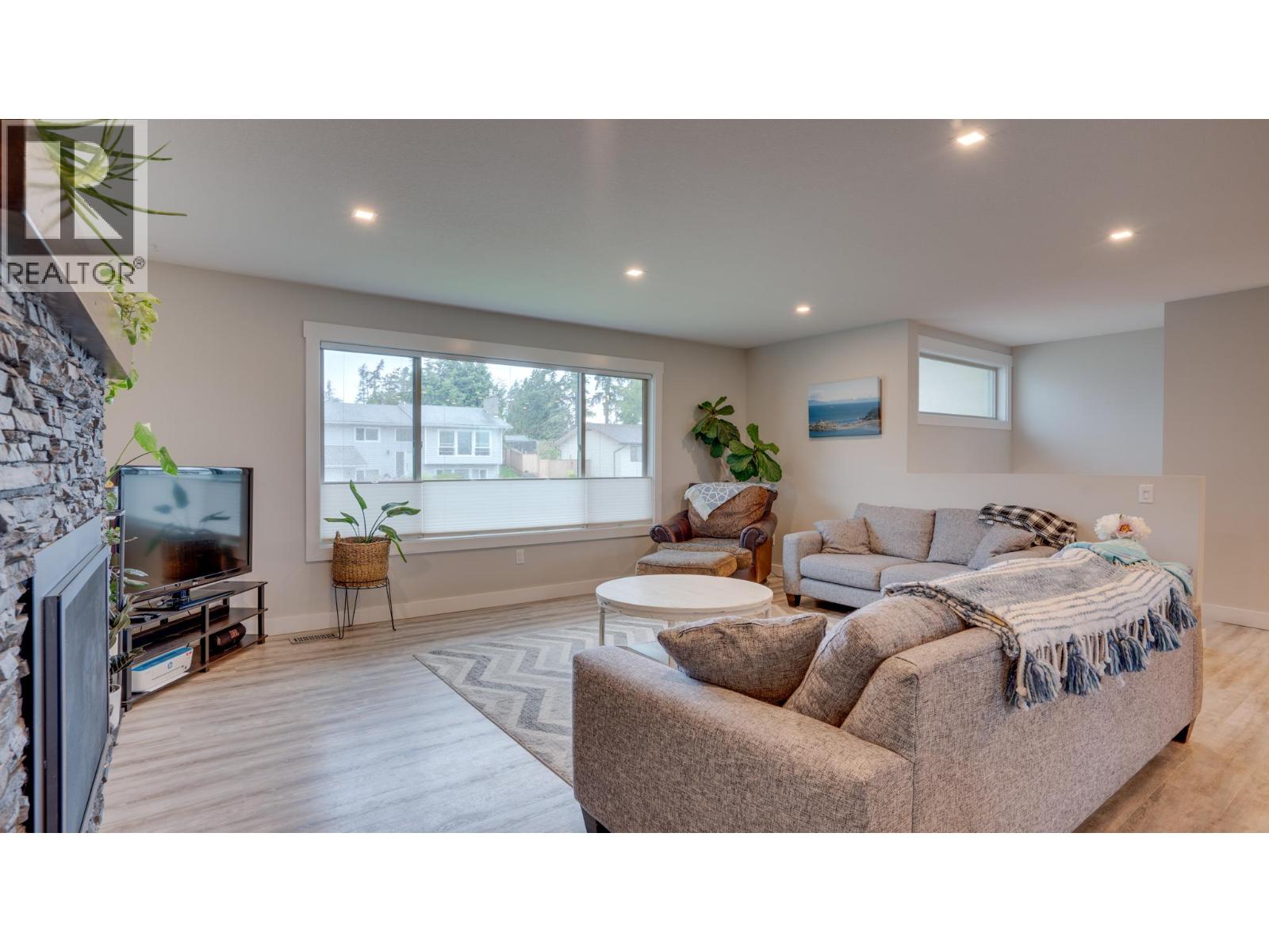 Photo 9 of 2640 Catherine Crescent, Armstrong BC