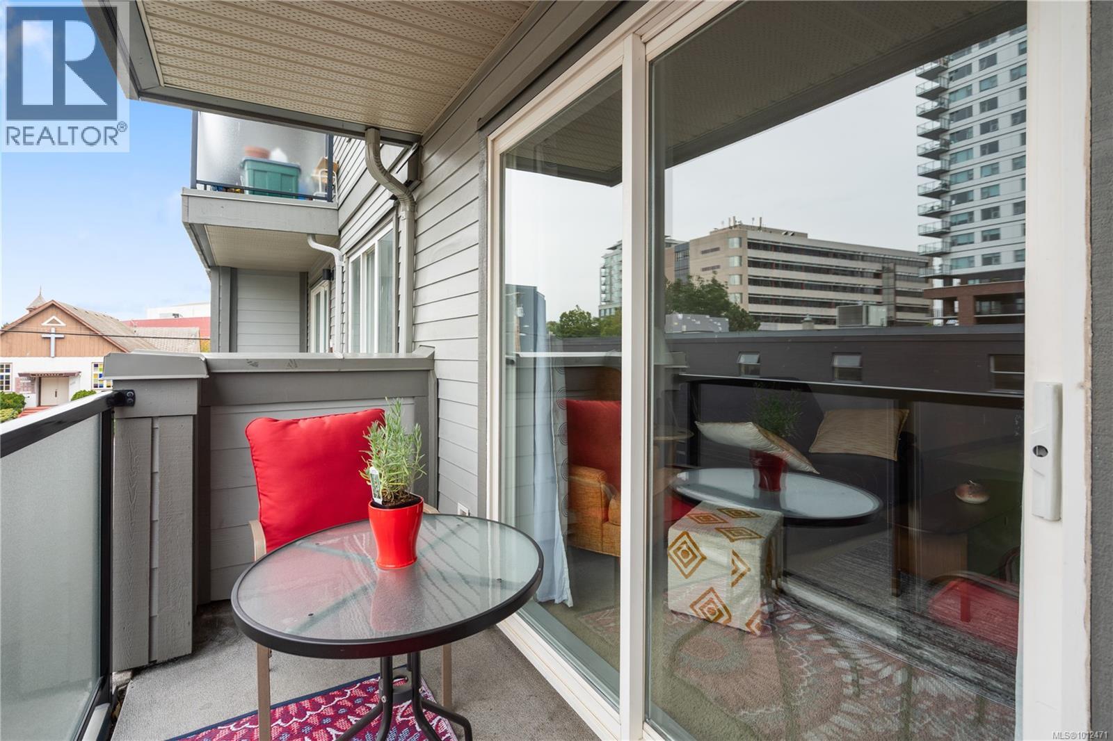 Photo 21 of 311 827 North Park St, Victoria BC