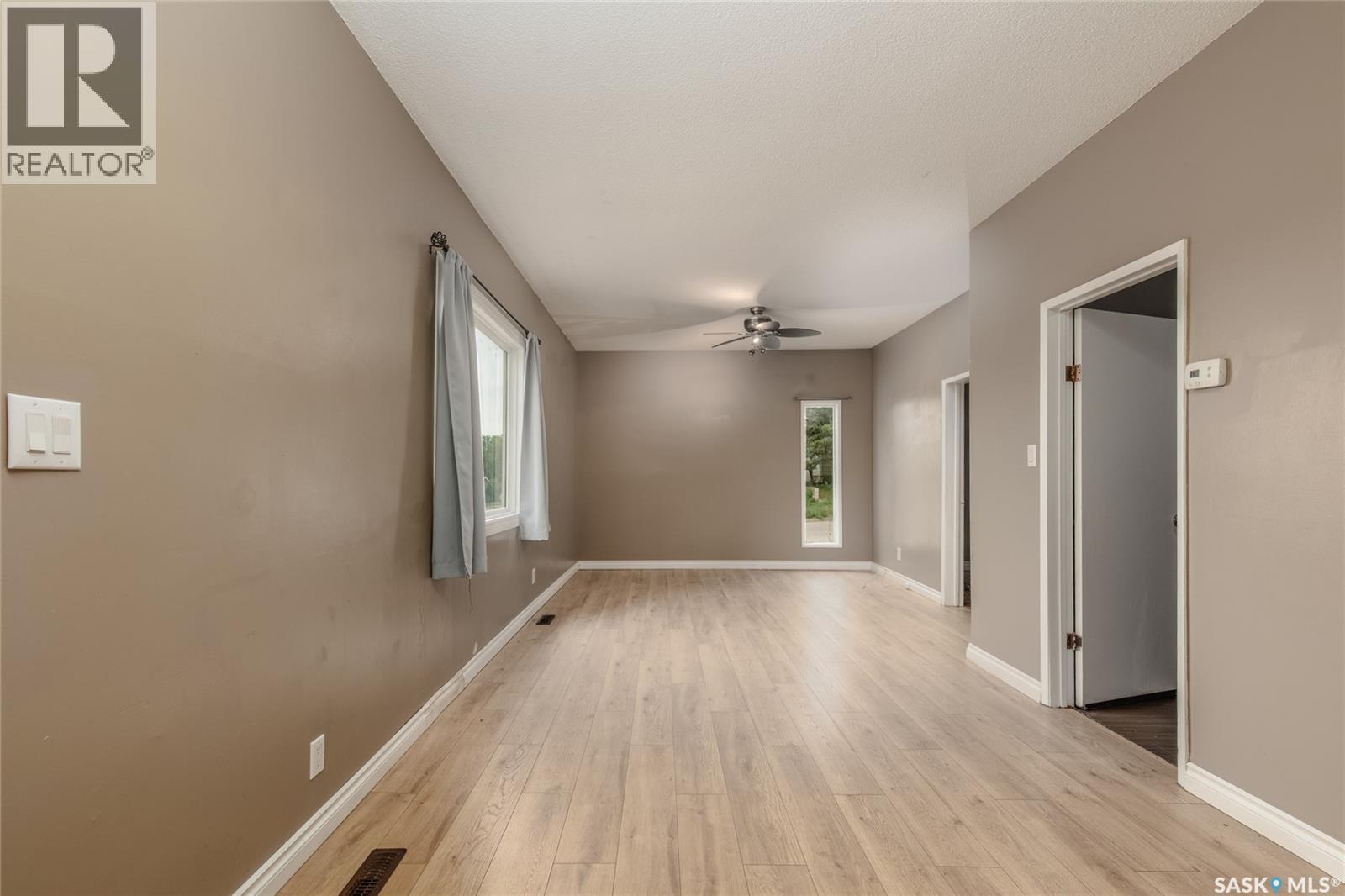 Photo 9 of 1103 4th Avenue Ne, Moose Jaw SK