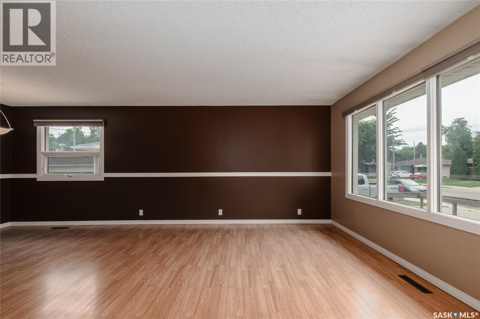Photo 7 of 1245 Grace Street, Moose Jaw SK