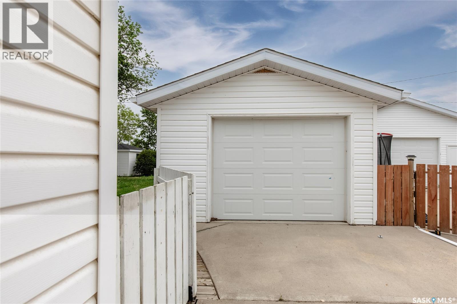 Photo 46 of 1245 Grace Street, Moose Jaw SK