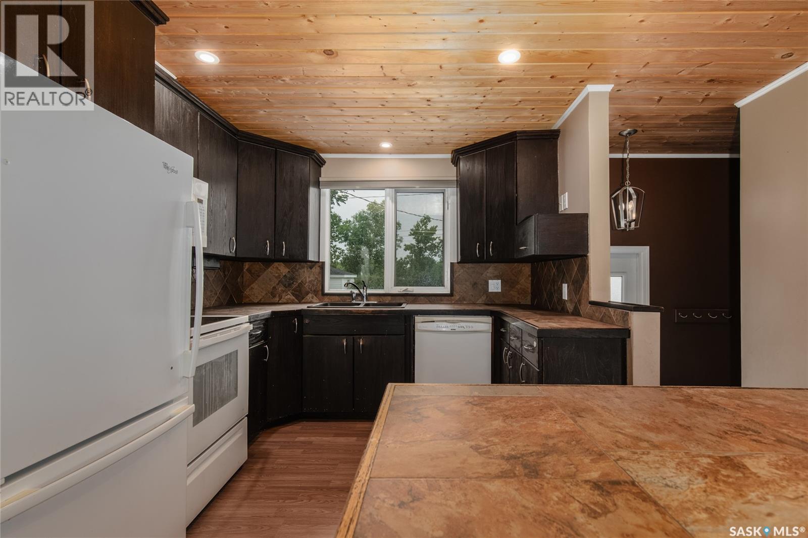 Photo 15 of 1245 Grace Street, Moose Jaw SK