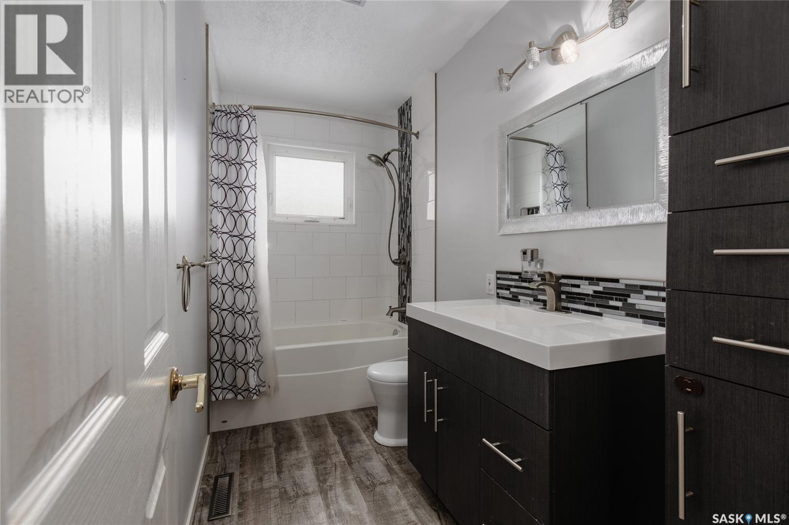 Photo 21 of 1245 Grace Street, Moose Jaw SK
