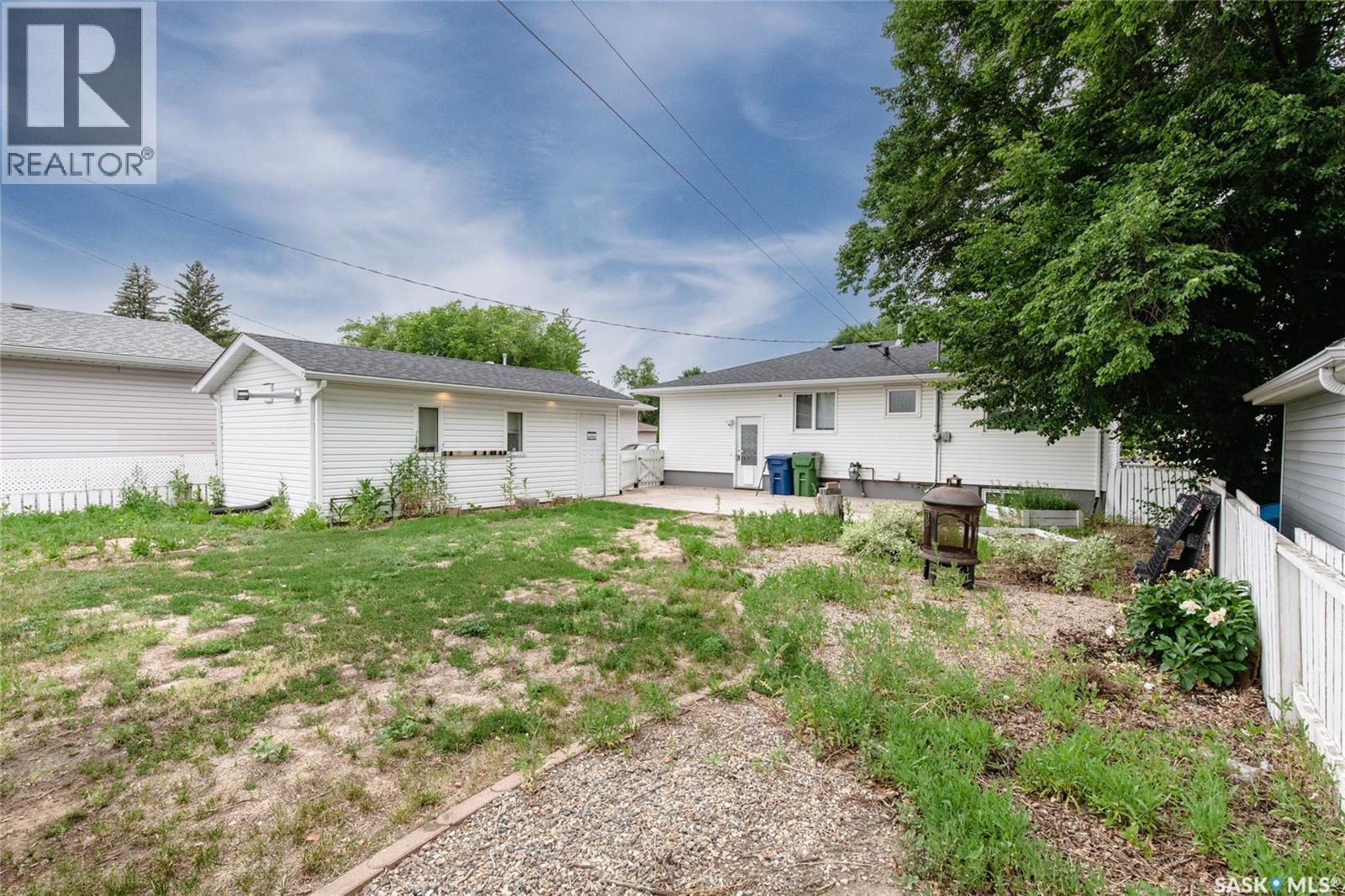 Photo 45 of 1245 Grace Street, Moose Jaw SK