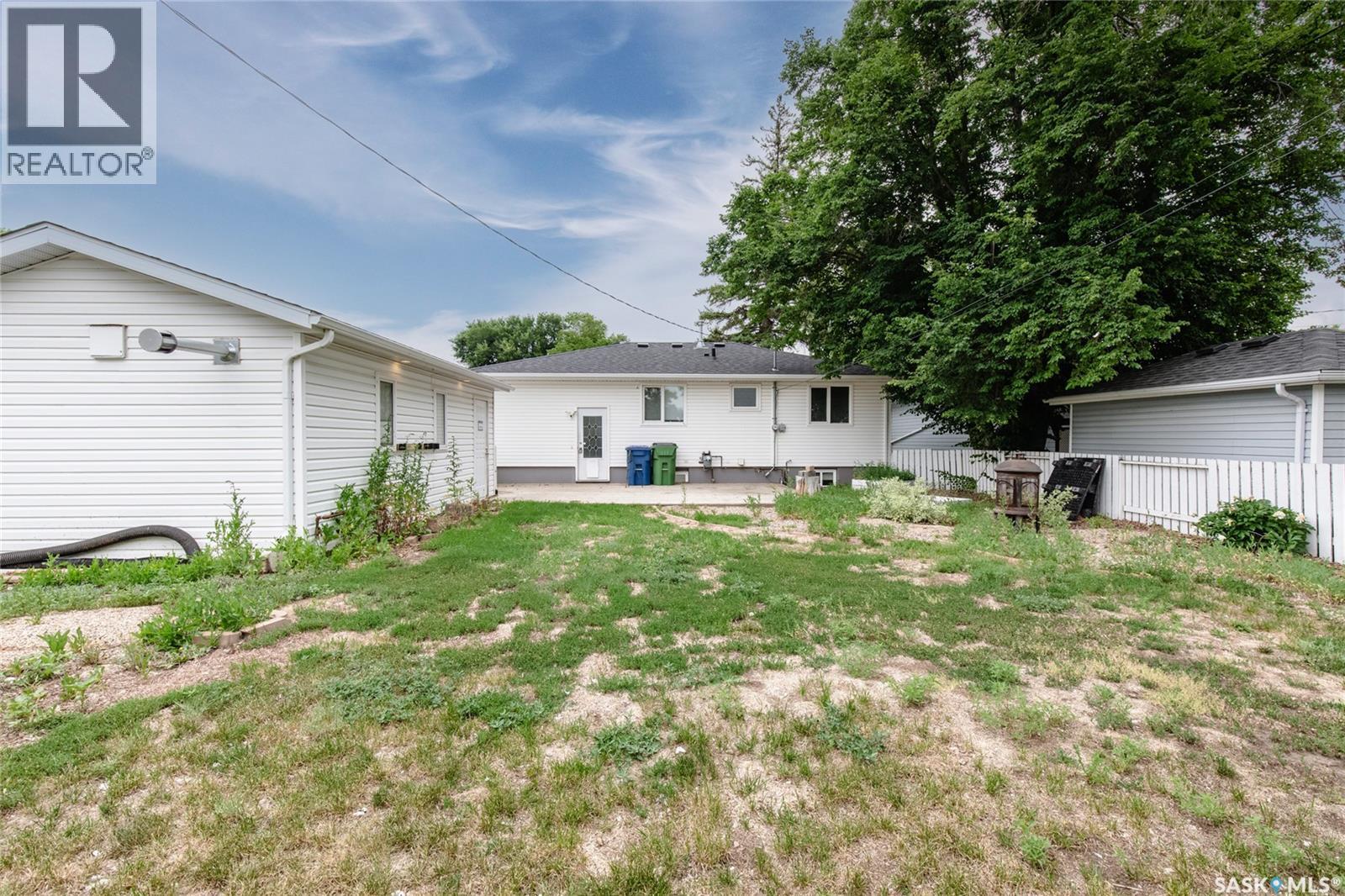 Photo 44 of 1245 Grace Street, Moose Jaw SK