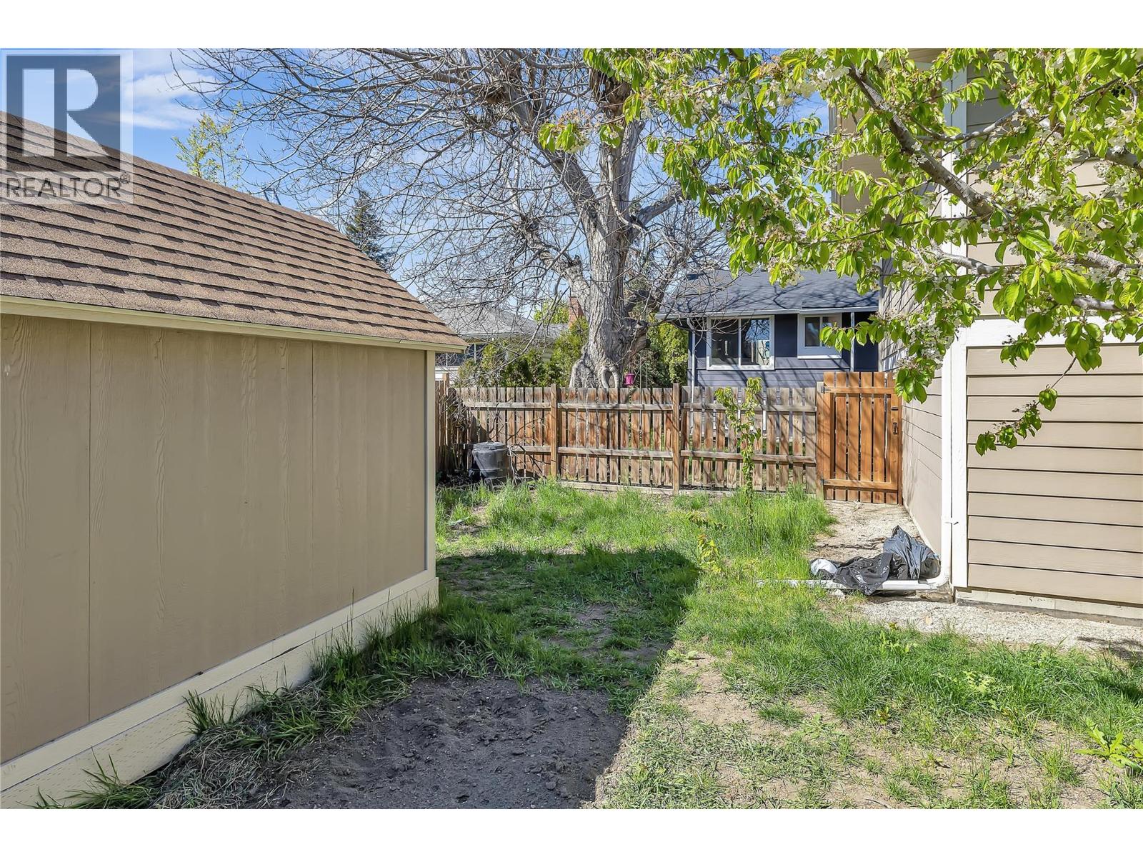 Photo 7 of 855 Saucier Avenue, Kelowna BC