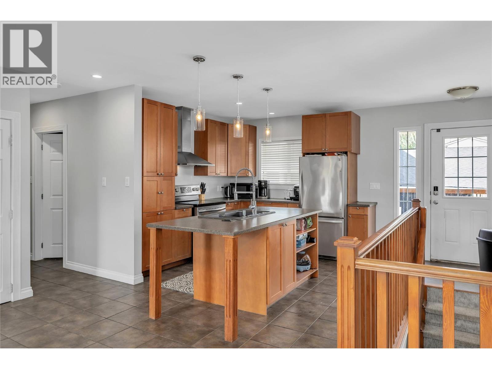 Photo 11 of 855 Saucier Avenue, Kelowna BC