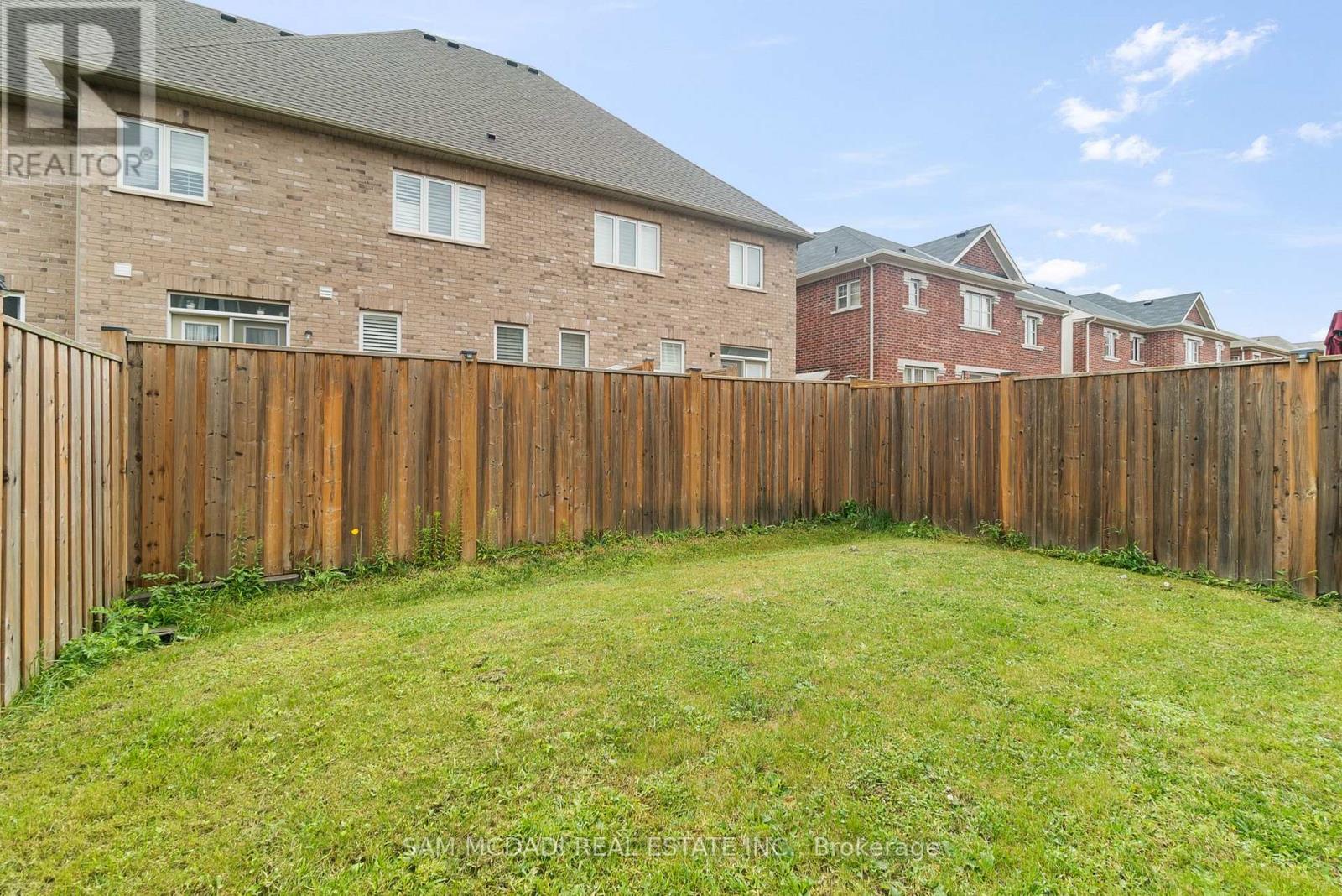 Photo 34 of 573 Settlers Road W, Oakville ON