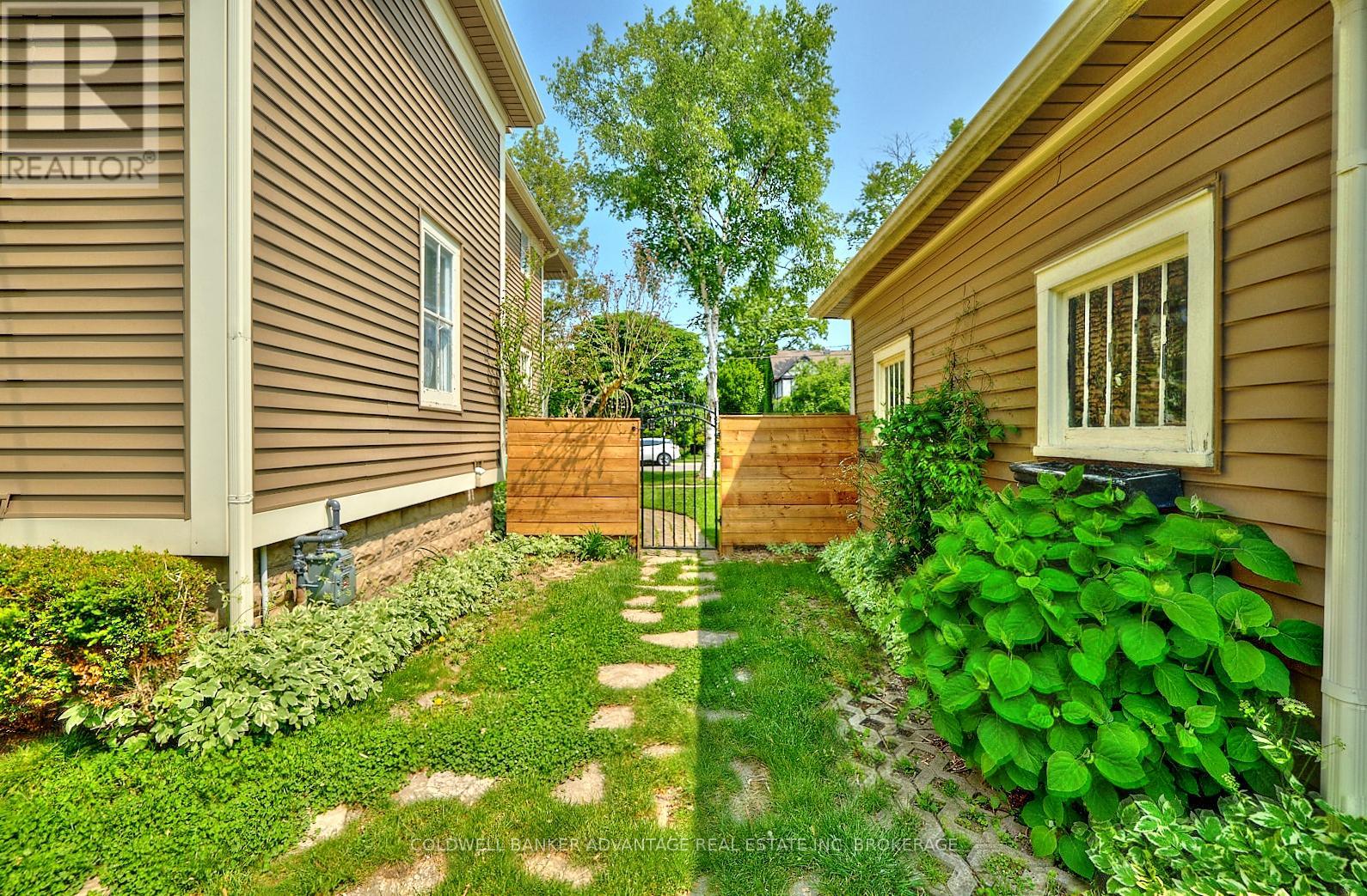 Photo 9 of 159 Merritt Street W, Welland ON