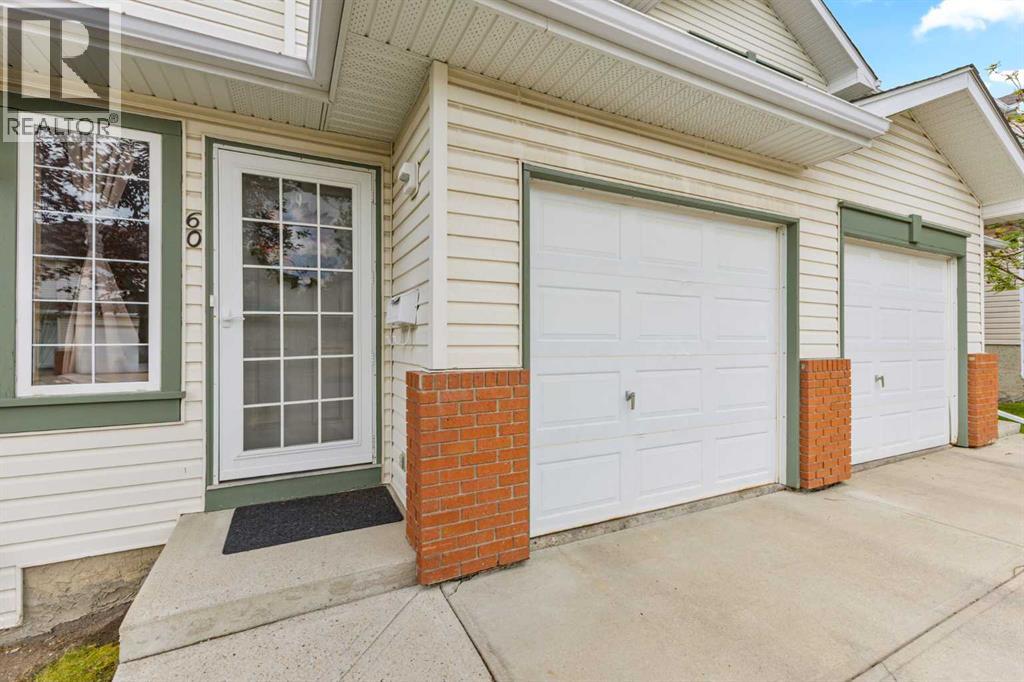 Photo 3 of 60 Country Hills Villas Nw, Calgary AB