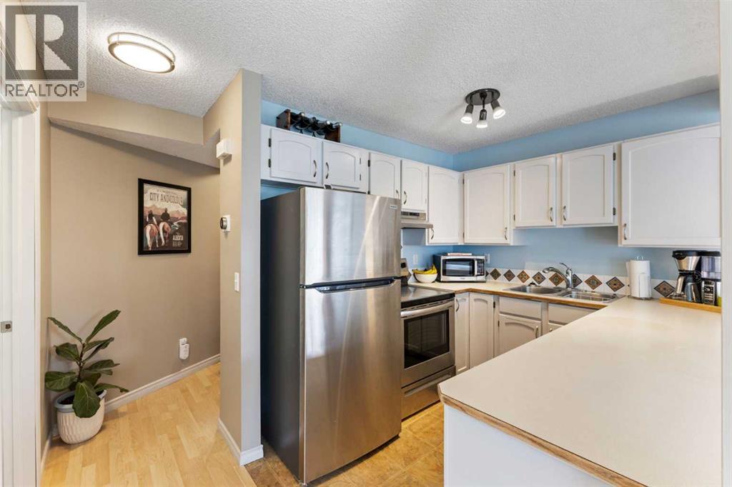 Photo 9 of 60 Country Hills Villas Nw, Calgary AB