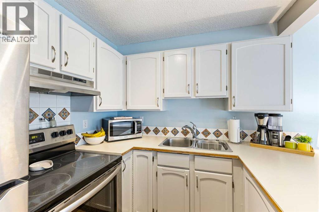 Photo 11 of 60 Country Hills Villas Nw, Calgary AB