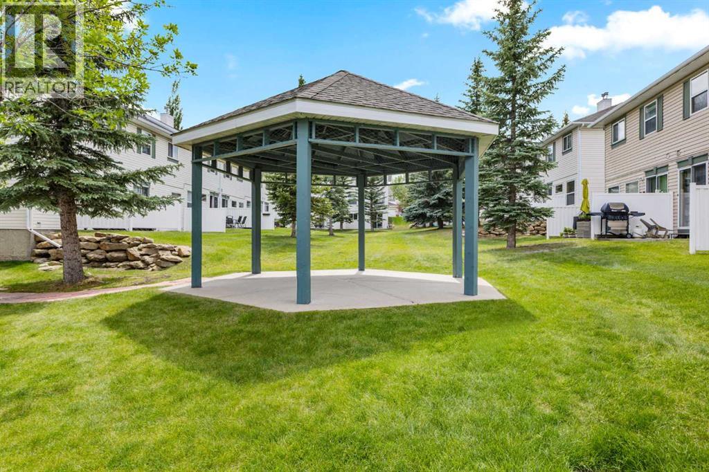 Photo 31 of 60 Country Hills Villas Nw, Calgary AB