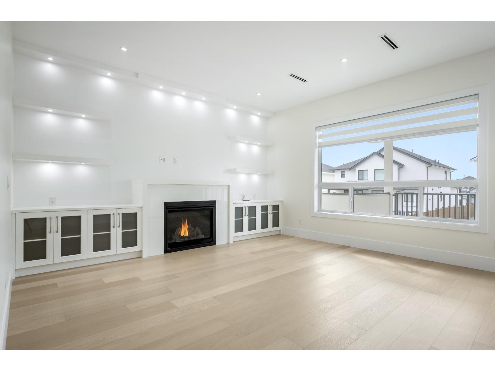 Photo 10 of 15658 82 A Avenue, Surrey BC