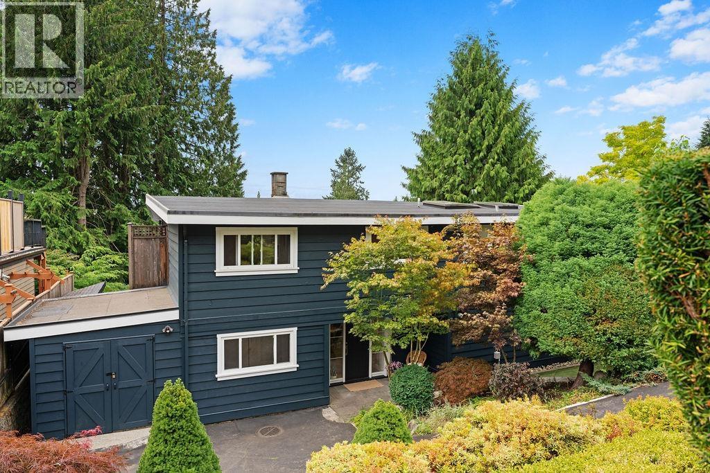 Photo 32 of 727 Crystal Court, North Vancouver BC