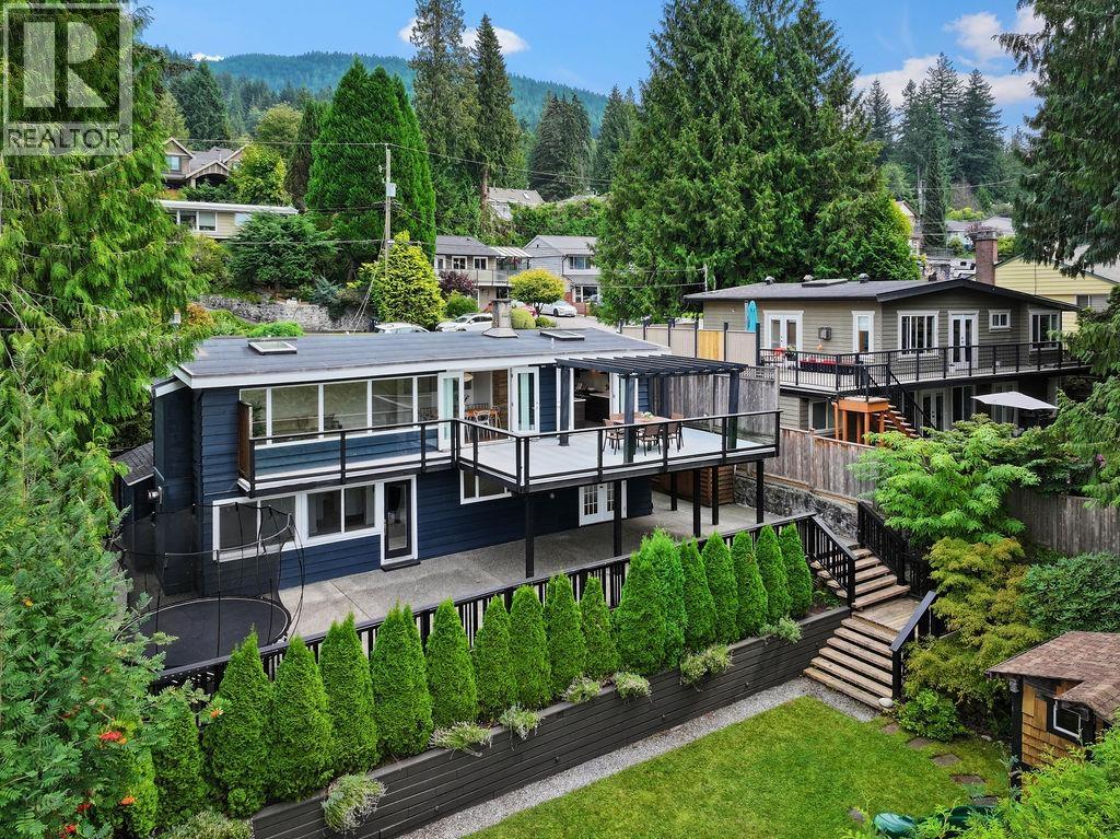 Photo 33 of 727 Crystal Court, North Vancouver BC