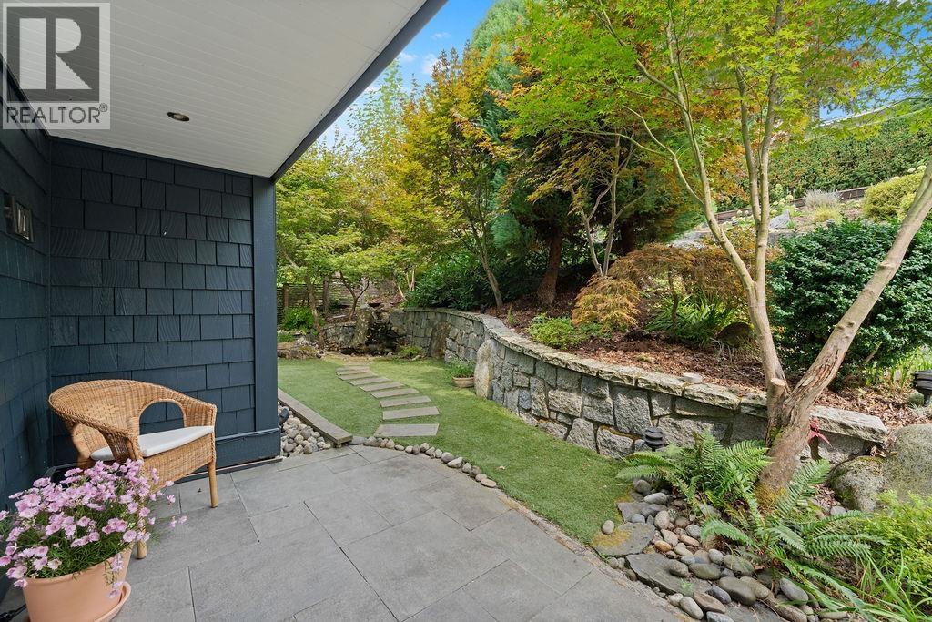 Photo 30 of 727 Crystal Court, North Vancouver BC