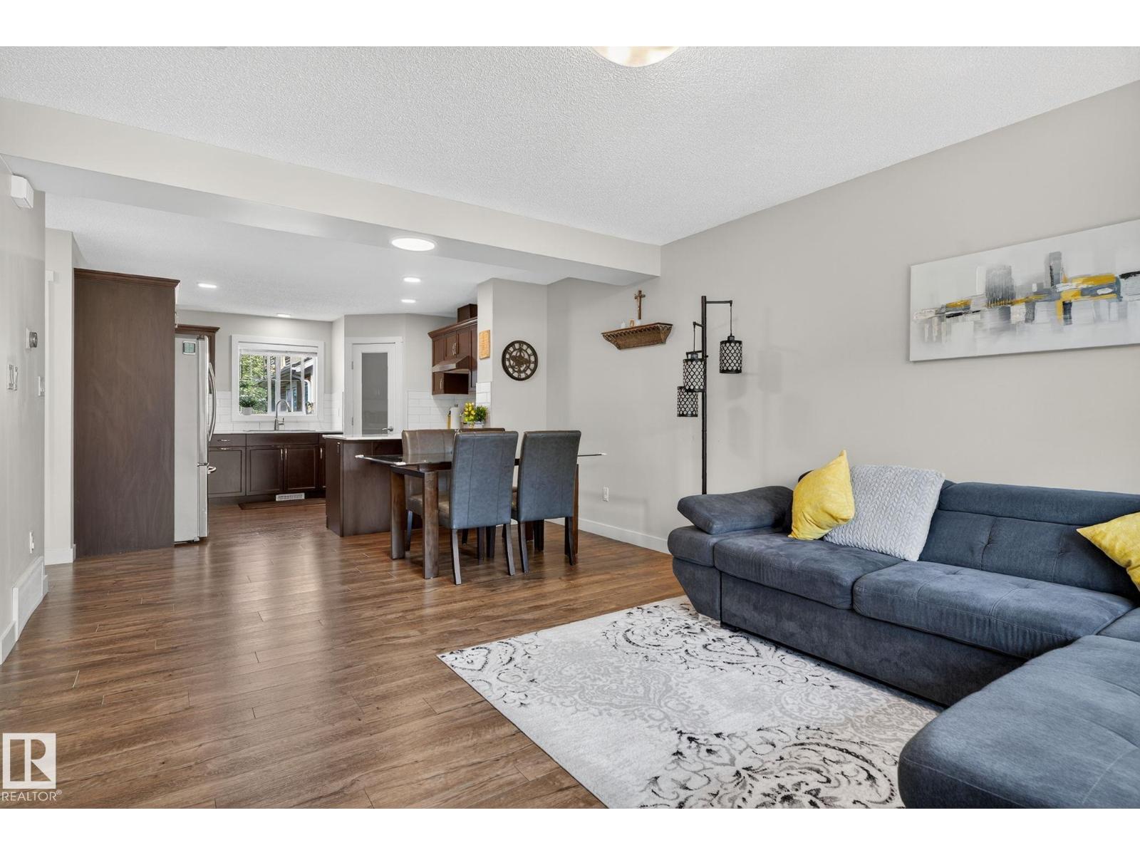 Photo 10 of 10 1005 Graydon Hill Bv Sw, Edmonton AB