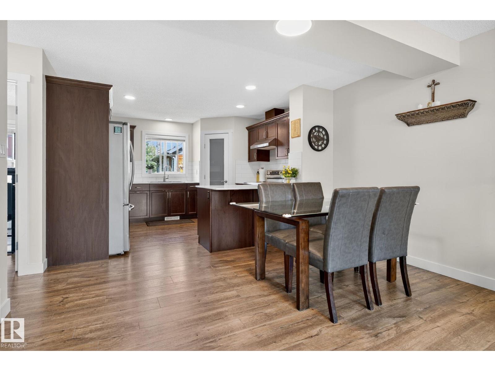 Photo 11 of 10 1005 Graydon Hill Bv Sw, Edmonton AB