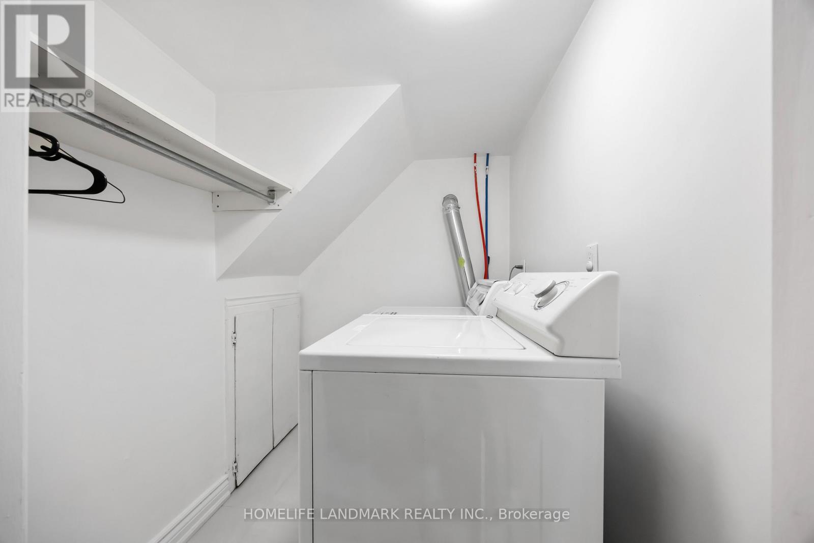 Photo 18 of Main 160 Humewood Drive, Toronto ON