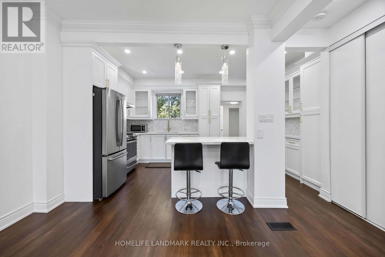 Photo 8 of Main 160 Humewood Drive, Toronto ON