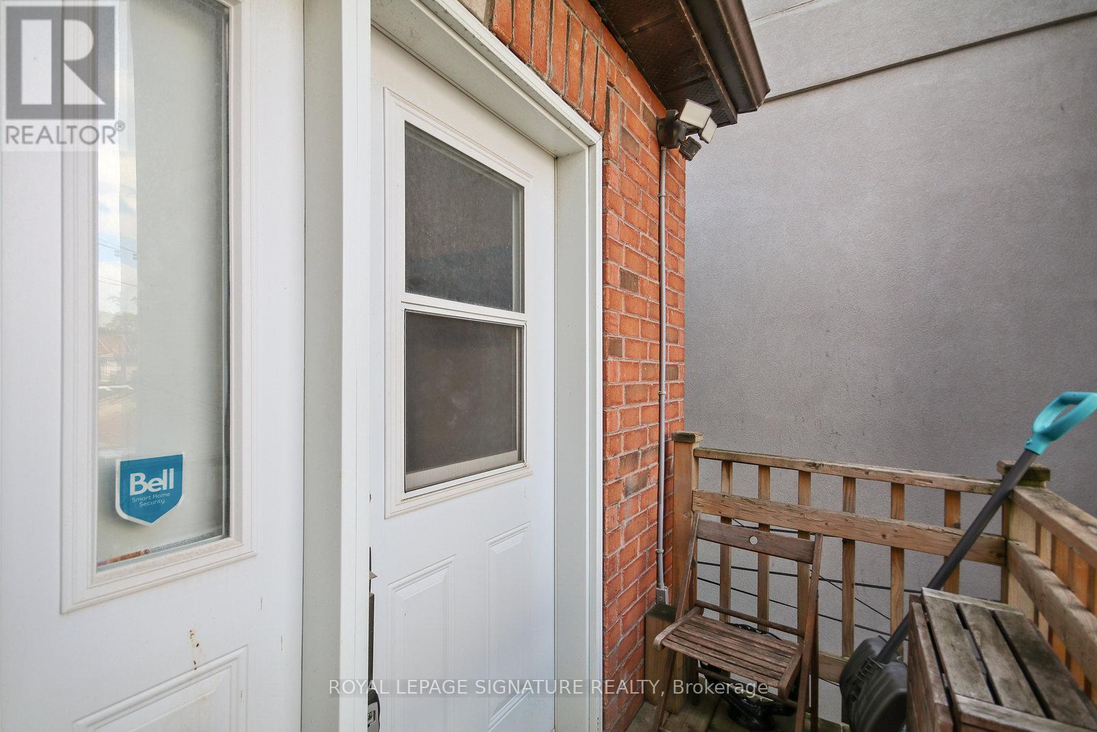 Photo 21 of Upper 1048 Queen Street W, Toronto ON