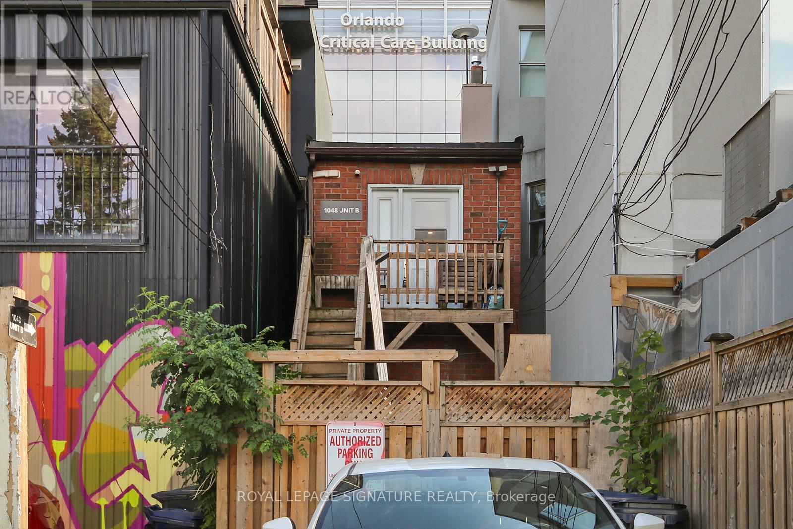 Photo 23 of Upper 1048 Queen Street W, Toronto ON