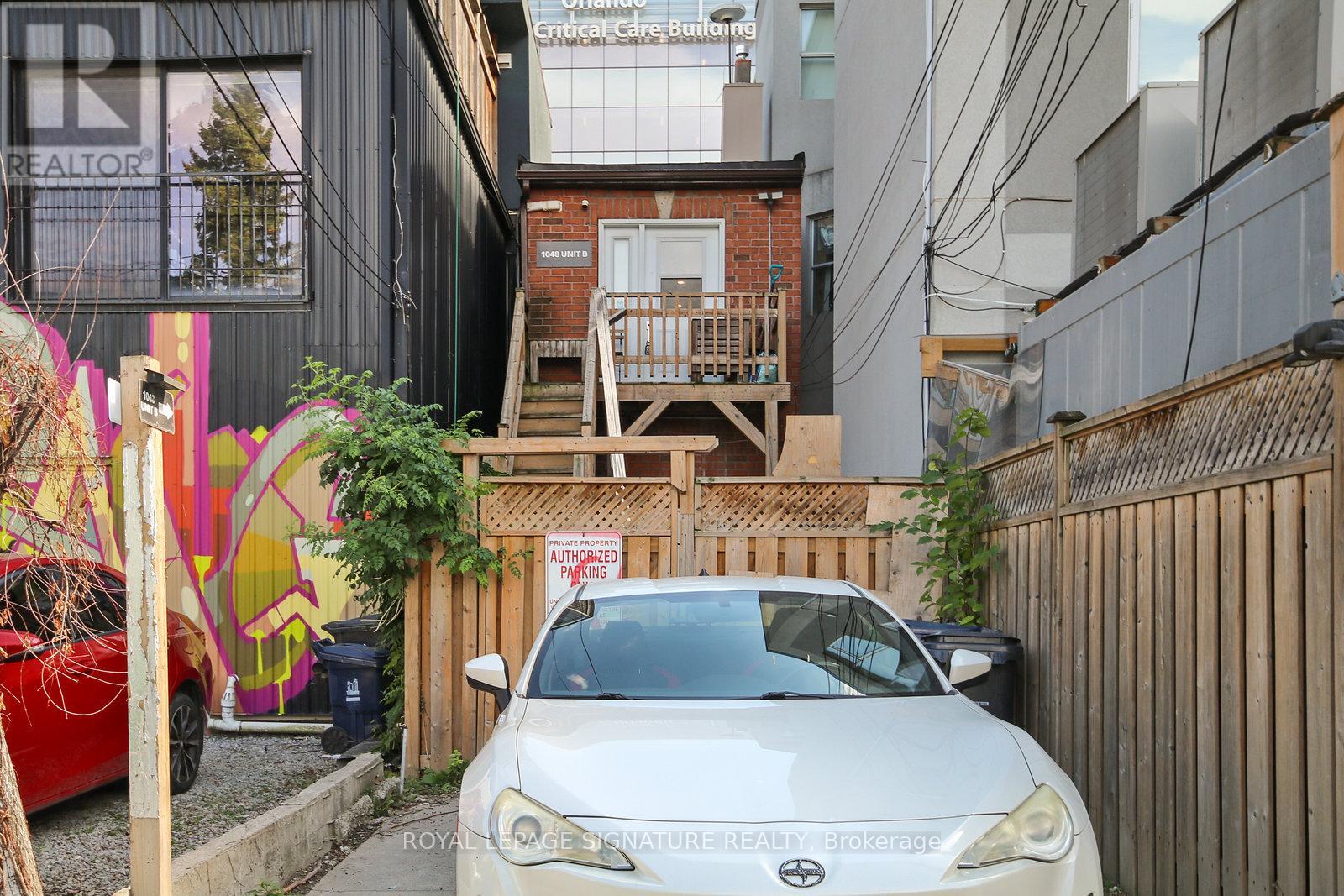 Photo 24 of Upper 1048 Queen Street W, Toronto ON