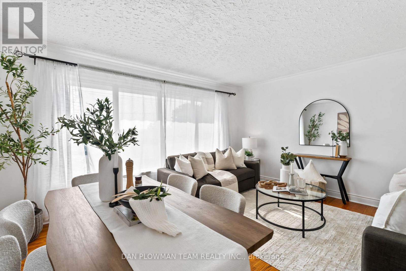 Photo 11 of 641 Stevenson Road N, Oshawa ON