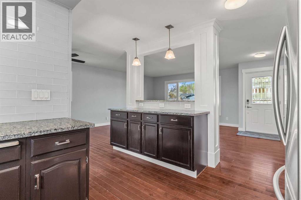 Photo 15 of 7424 Fleetwood Drive Se, Calgary AB
