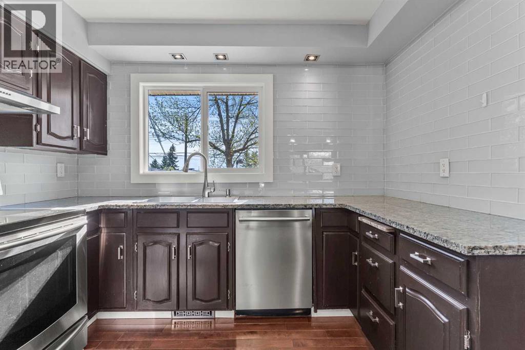 Photo 13 of 7424 Fleetwood Drive Se, Calgary AB