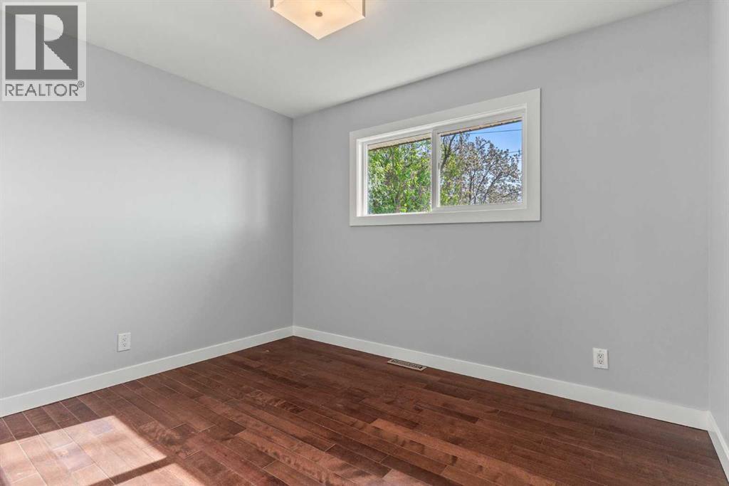 Photo 21 of 7424 Fleetwood Drive Se, Calgary AB