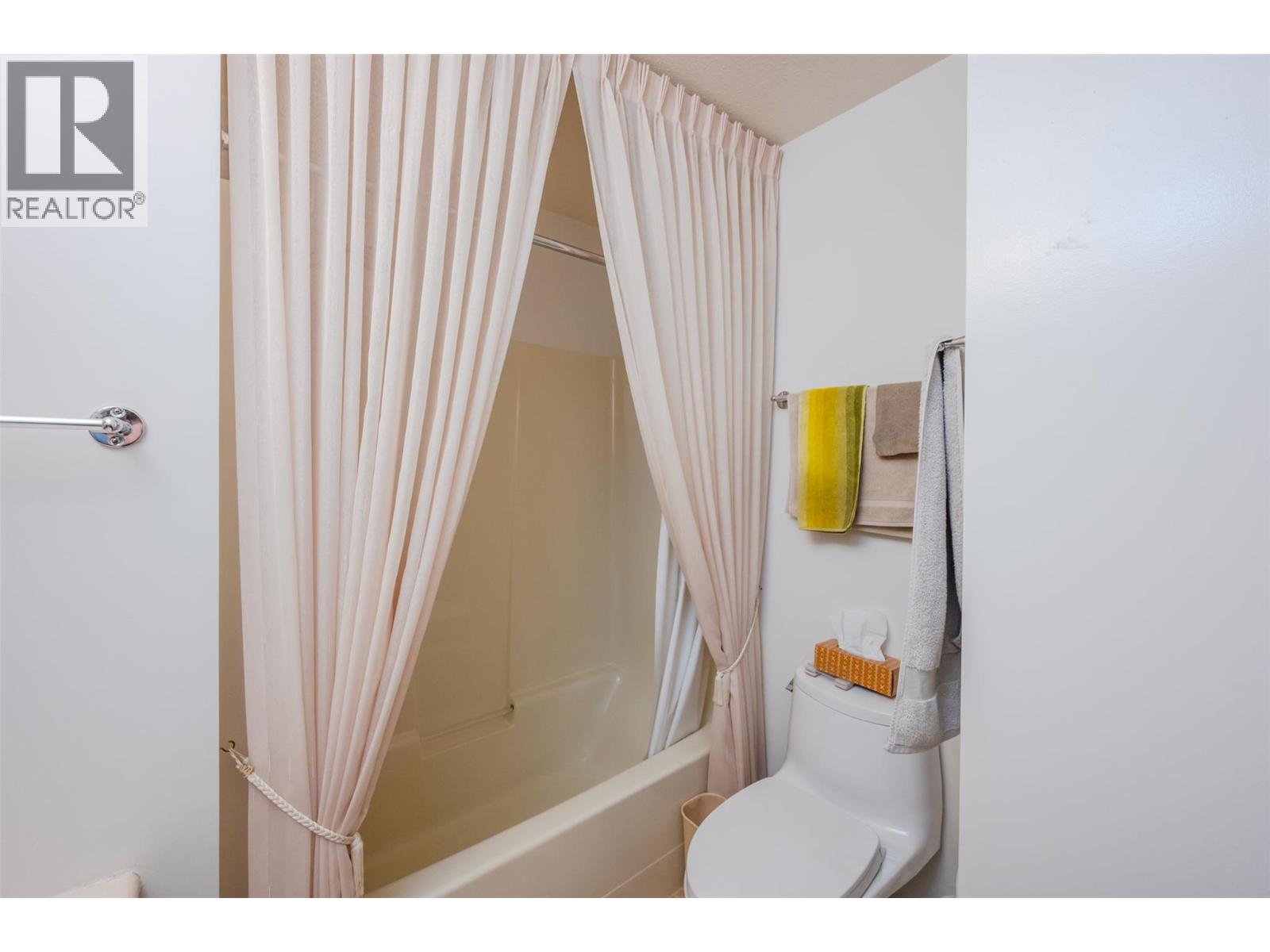  8518 Primrose Lane, Osoyoos