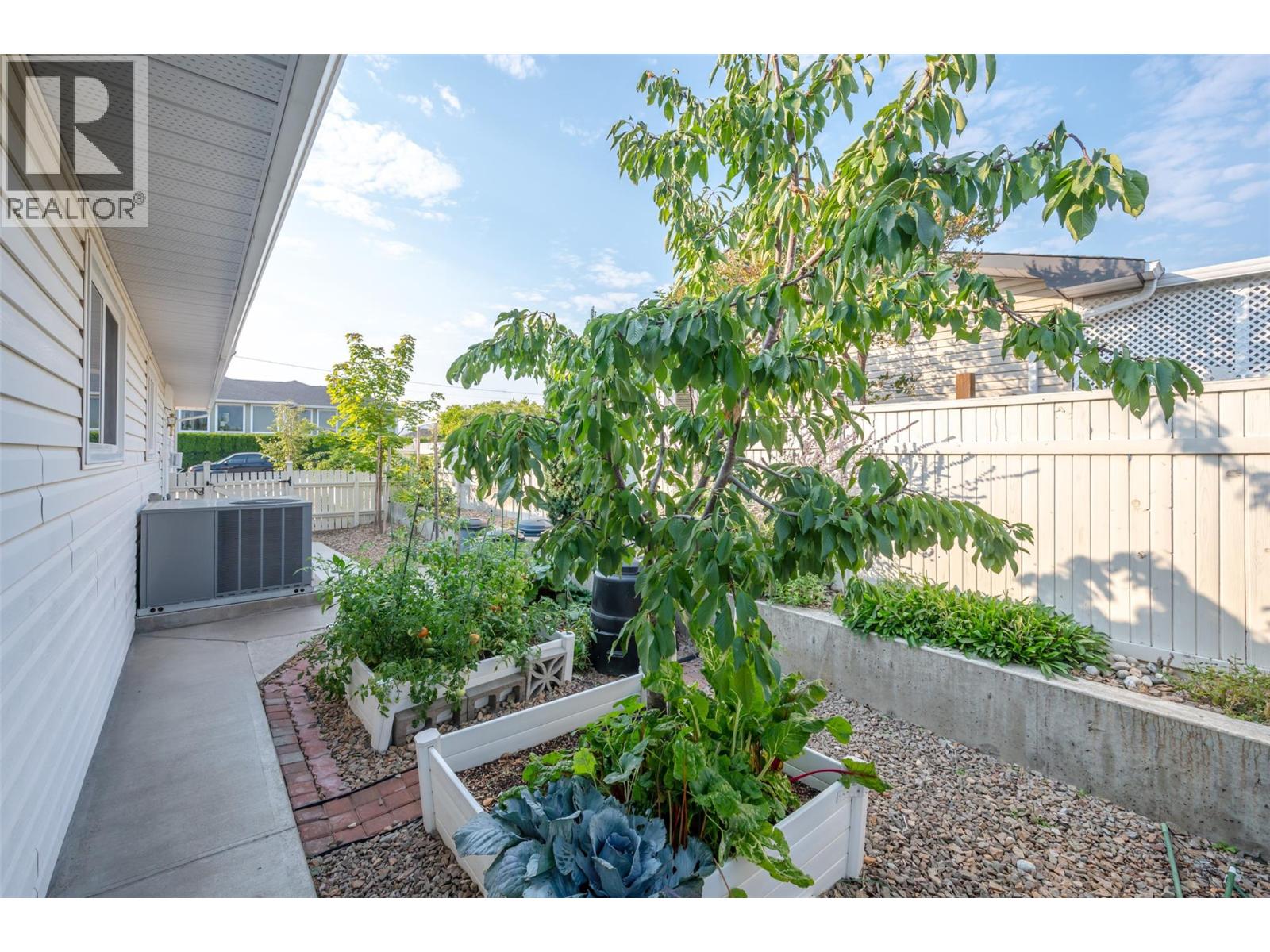  8518 Primrose Lane, Osoyoos