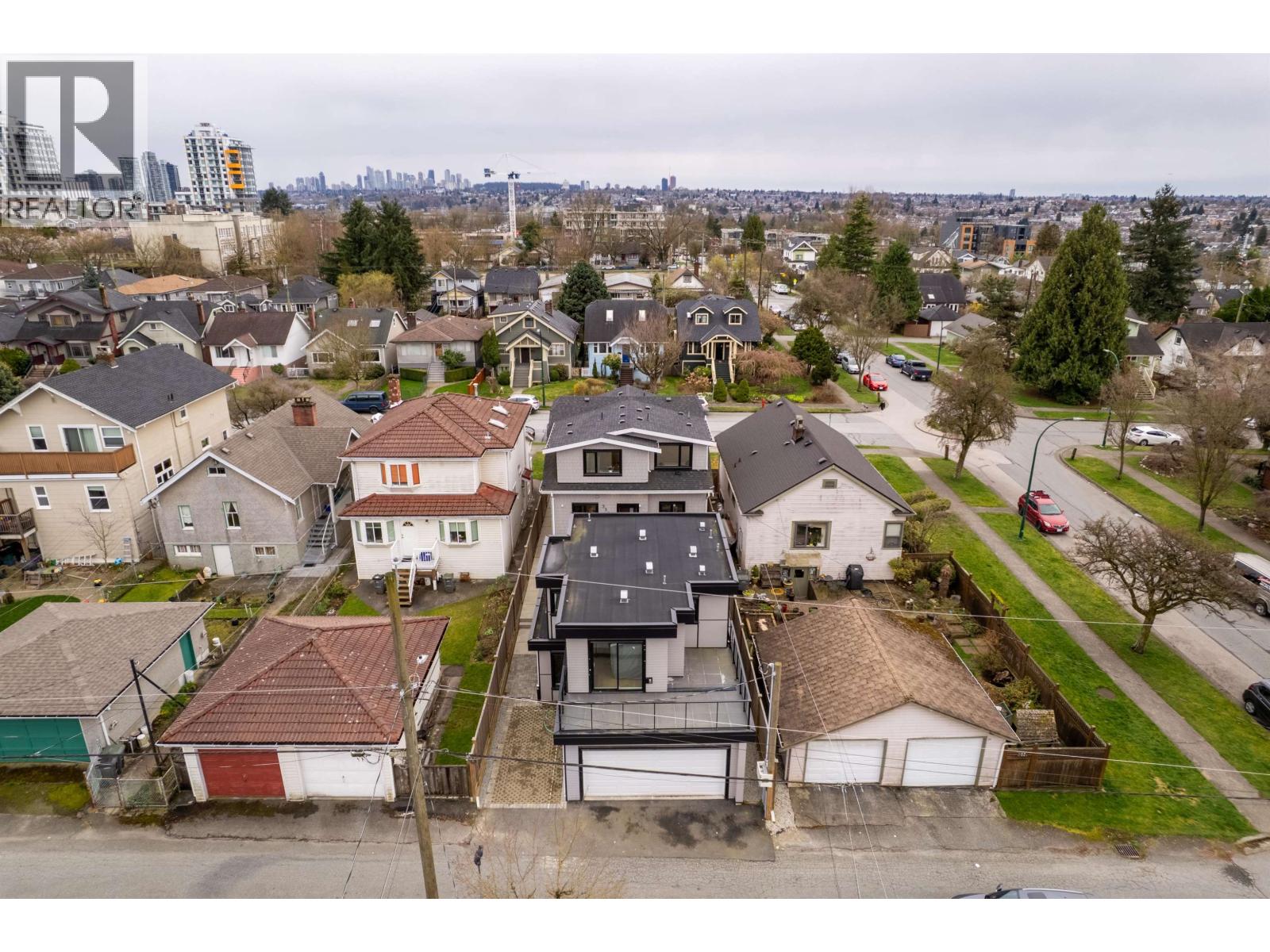 Photo 25 of 3511 Triumph Street, Vancouver BC