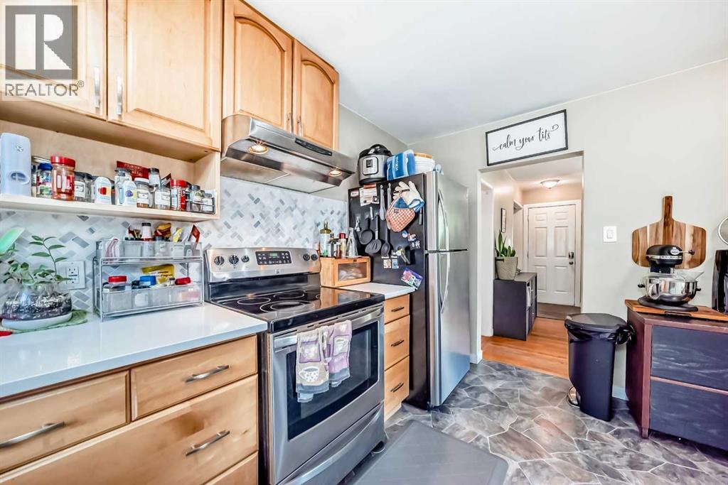 Photo 6 of 1611 Radisson Drive Se, Calgary AB
