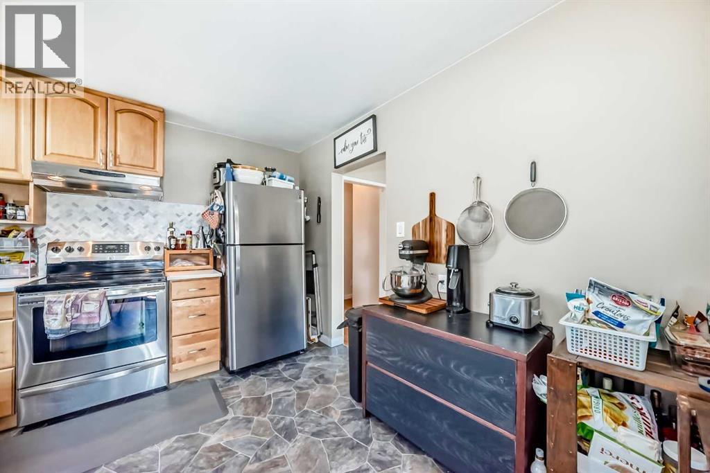 Photo 8 of 1611 Radisson Drive Se, Calgary AB