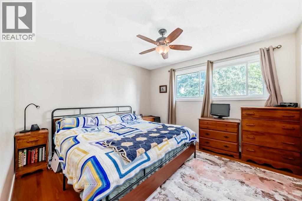Photo 17 of 1611 Radisson Drive Se, Calgary AB