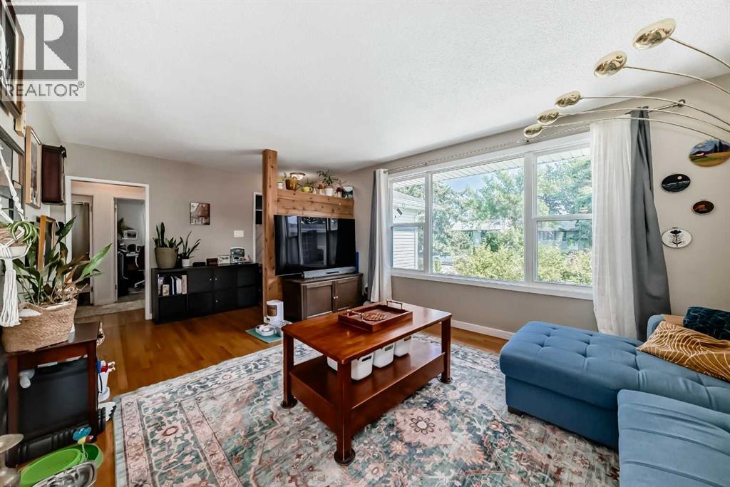 Photo 16 of 1611 Radisson Drive Se, Calgary AB