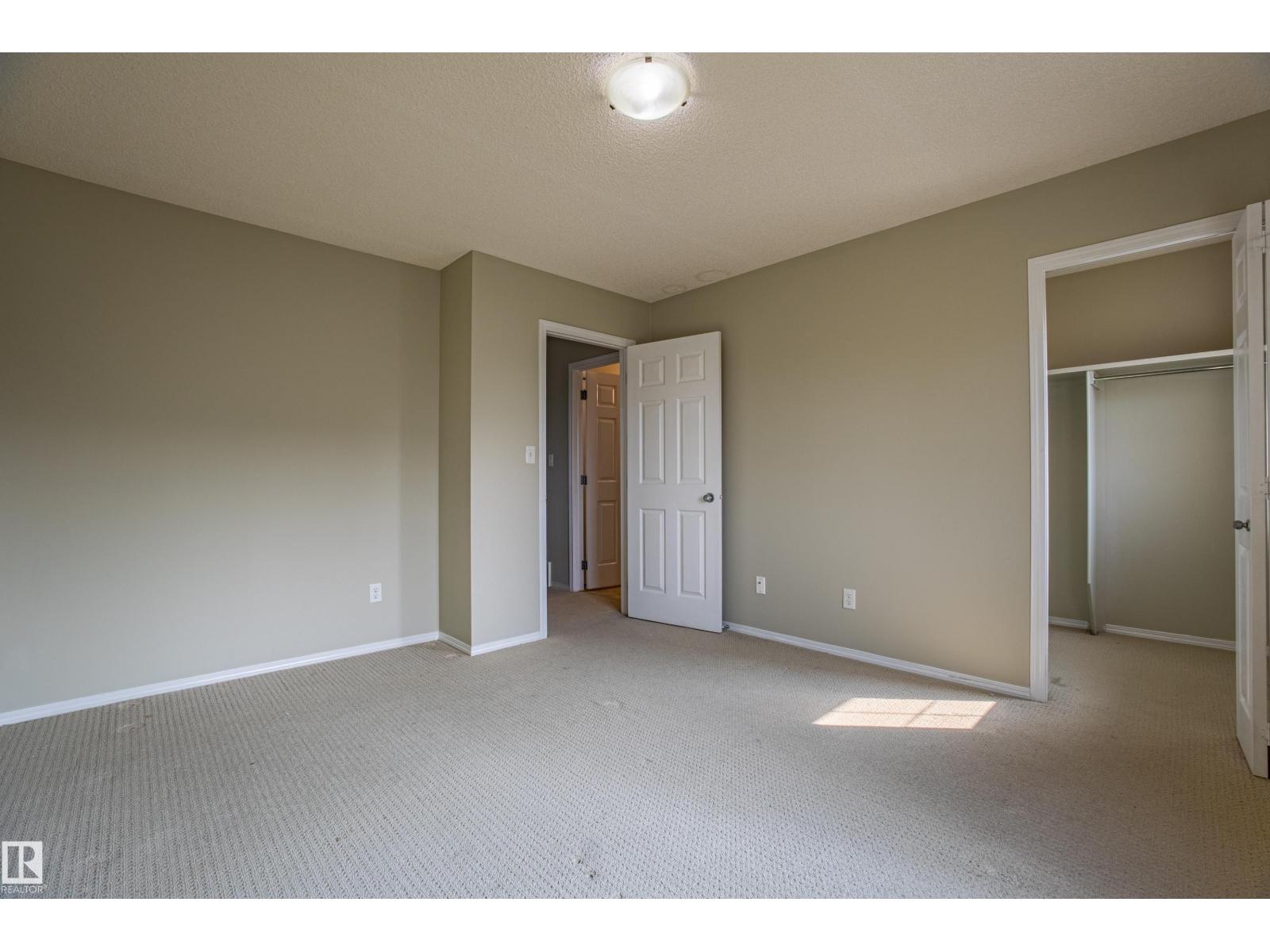 Photo 17 of 51 2503 24 St Nw, Edmonton AB