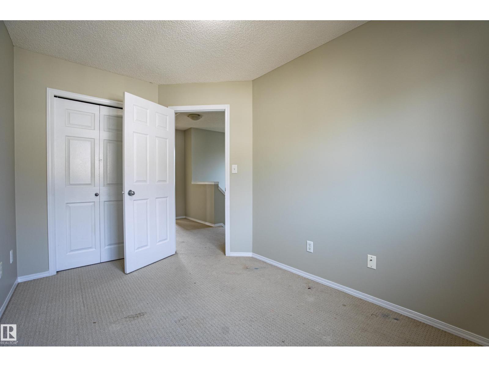 Photo 21 of 51 2503 24 St Nw, Edmonton AB