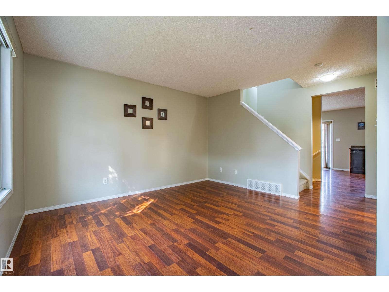 Photo 4 of 51 2503 24 St Nw, Edmonton AB