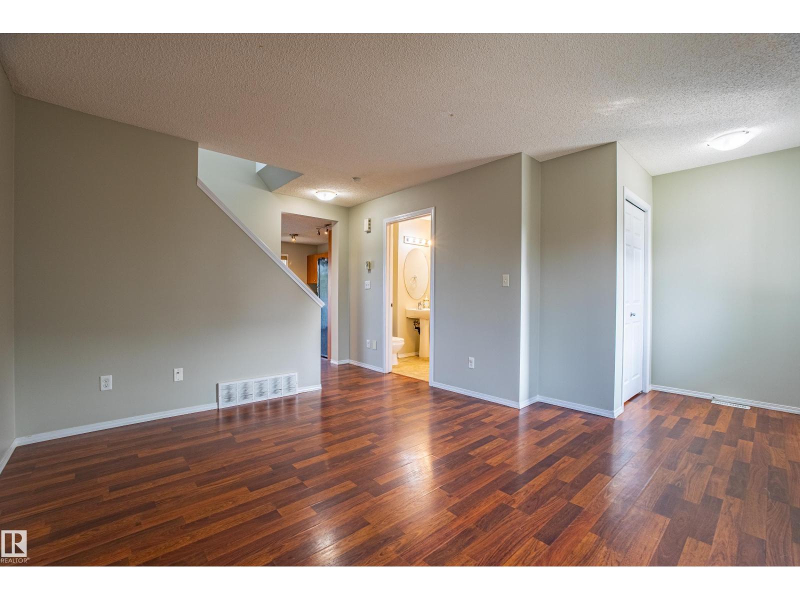 Photo 5 of 51 2503 24 St Nw, Edmonton AB