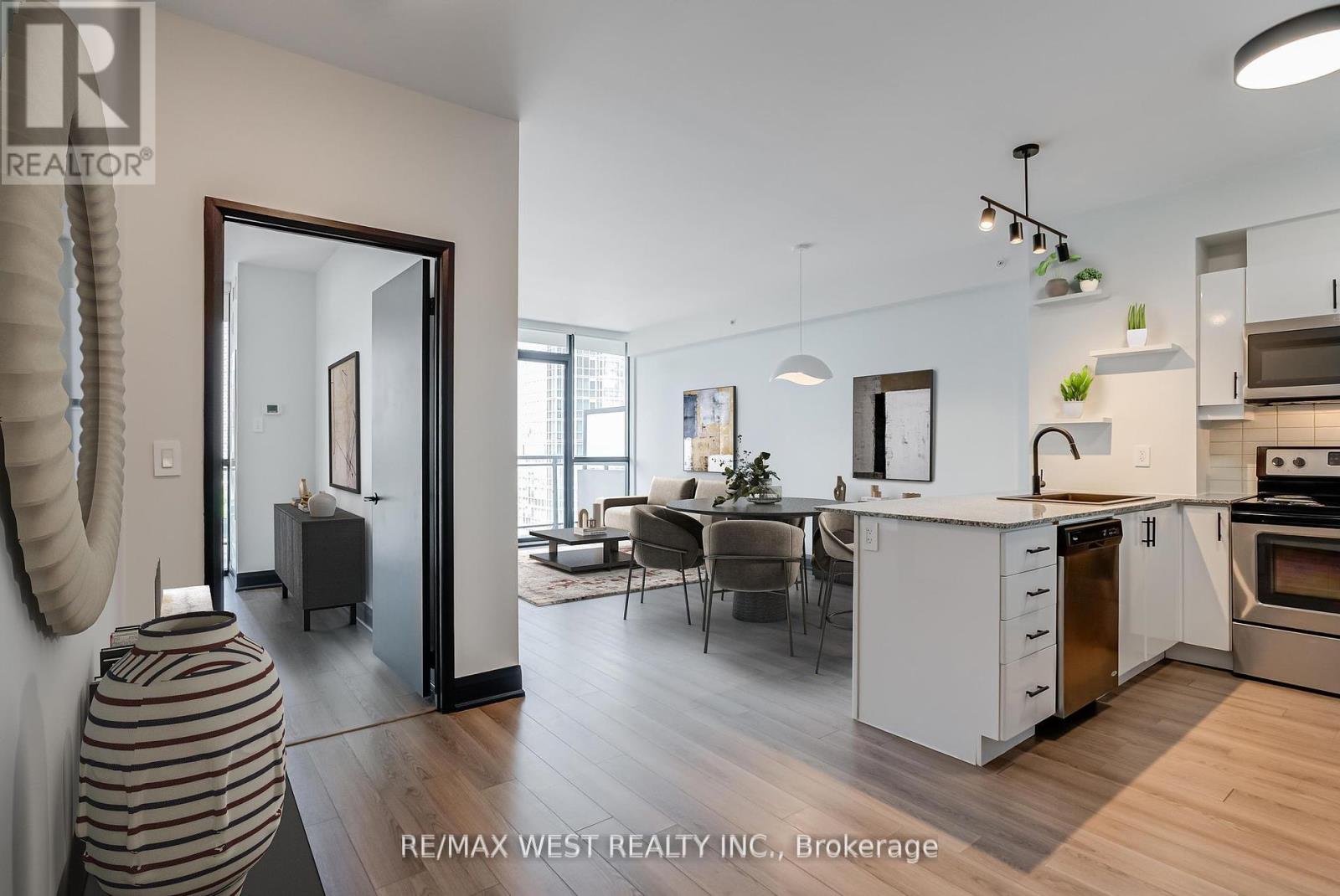 Photo 1 of 606 2900 Highway 7 Road, Vaughan ON