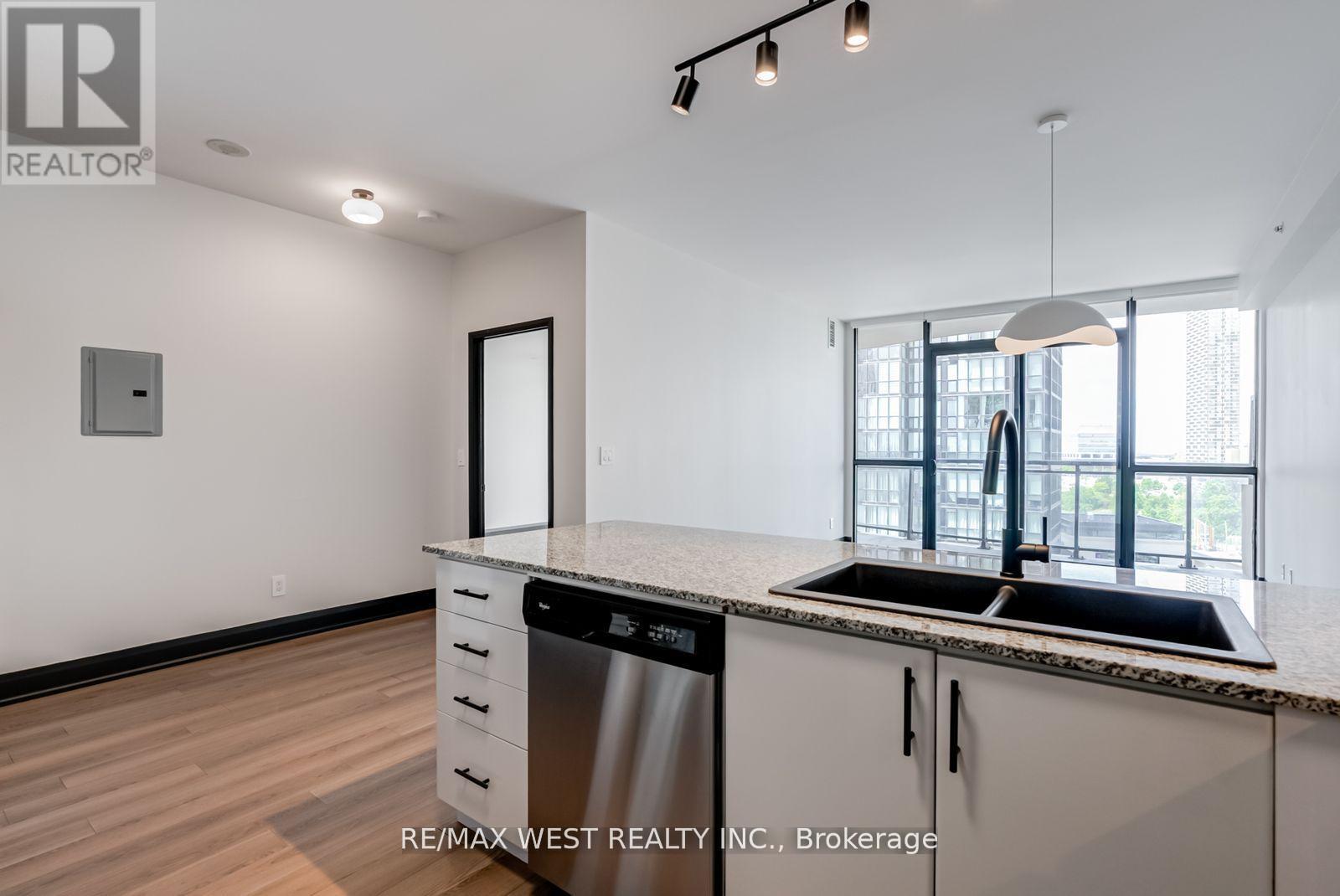 Photo 12 of 606 2900 Highway 7 Road, Vaughan ON