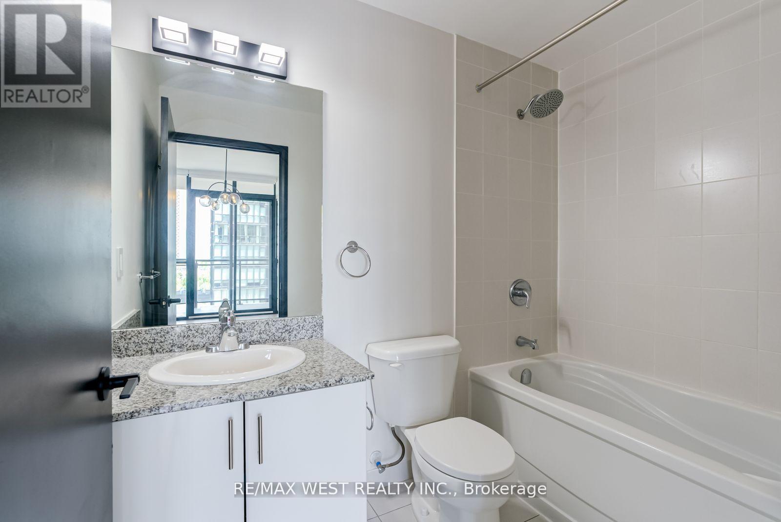 Photo 17 of 606 2900 Highway 7 Road, Vaughan ON