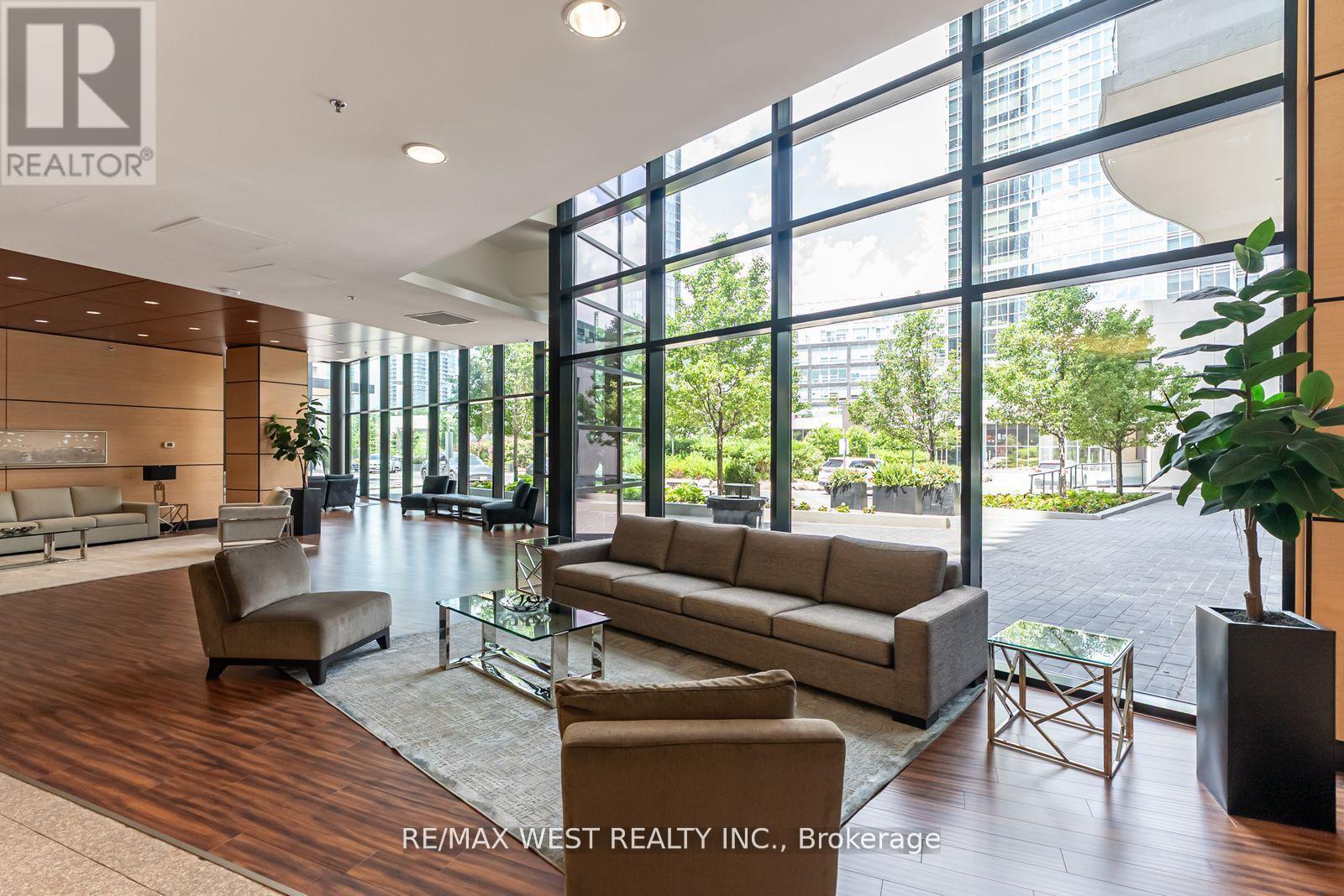 Photo 35 of 606 2900 Highway 7 Road, Vaughan ON