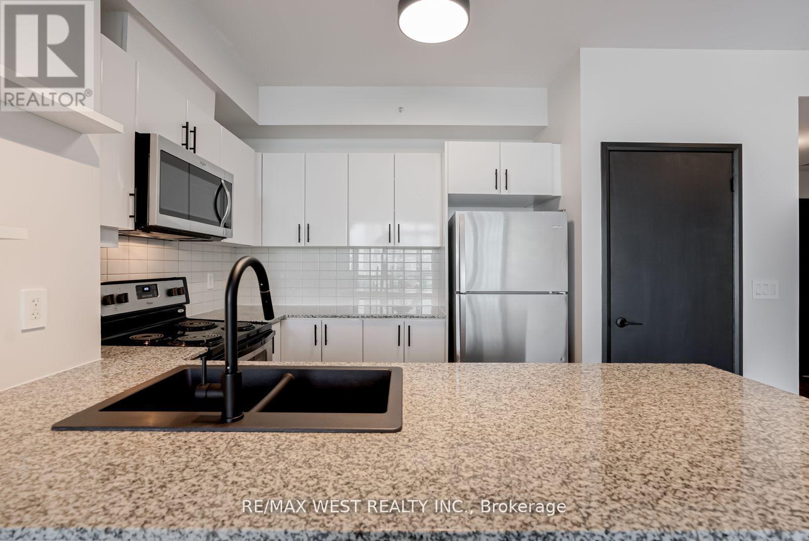 Photo 7 of 606 2900 Highway 7 Road, Vaughan ON