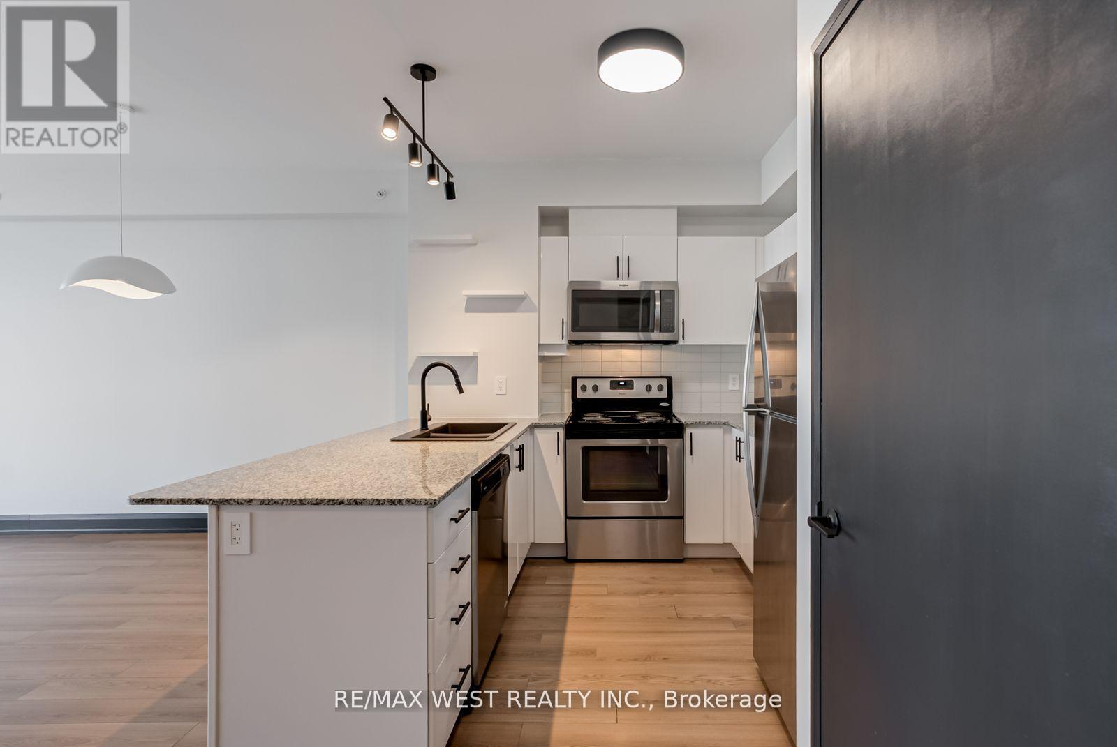 Photo 8 of 606 2900 Highway 7 Road, Vaughan ON