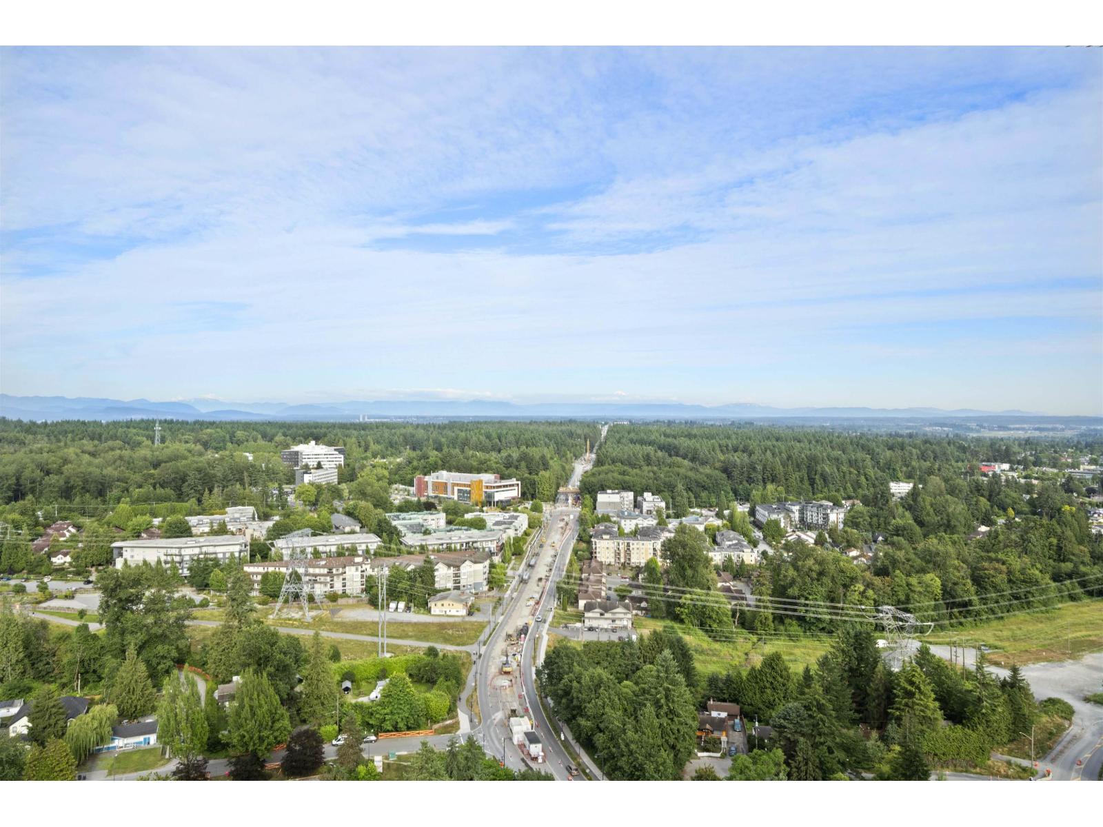 Photo 7 of 3010 13725 George Junction, Surrey BC